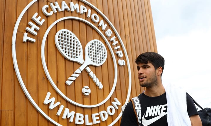 Wimbledon 2024 quarter-finals: Russian player Daniil Medvedev faces off against Spaniard Carlos Alcaraz in real-time action.