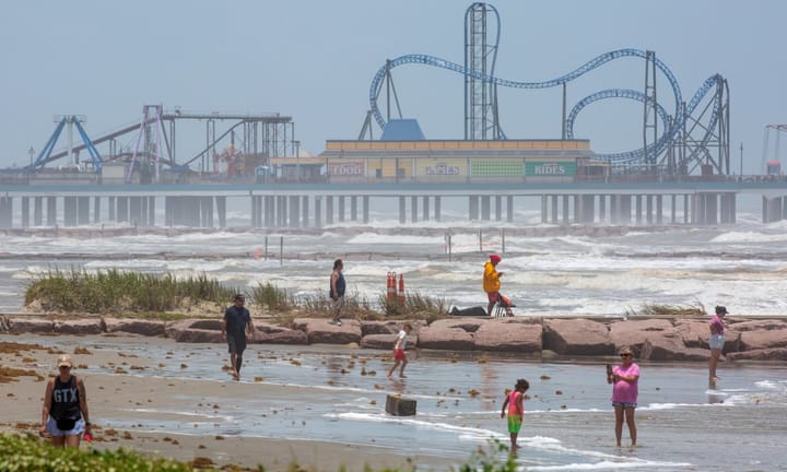 Tropical Cyclone Beryl strikes Texas shoreline in proximity to Houston city centre.