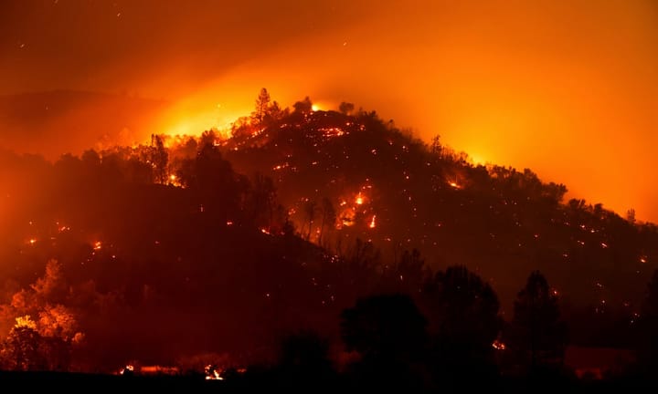 Rapidly progressing blaze compels nearby Yosemite inhabitants to evacuate residences