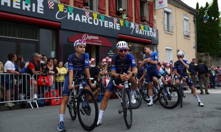 Live Coverage of Tour de France 2024: Stage 11 Journey from Évaux-les-Bains to Le Lioran