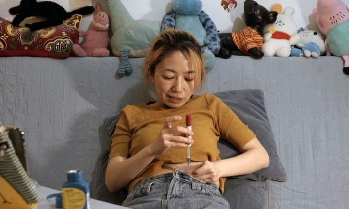 China's Single Women Compelled Abroad for Egg Freezing Amid Social Pressure