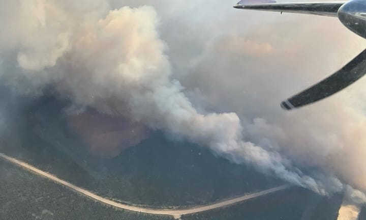 Fire Brigade Attempts Rescue of Jasper Amidst Rapid Wildfire Engulfing Popular Canadian Destination