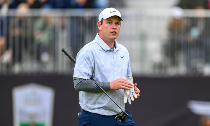 MacIntrye trails with one shot left for local triumph, while Åberg takes the lead at Scottish Open.