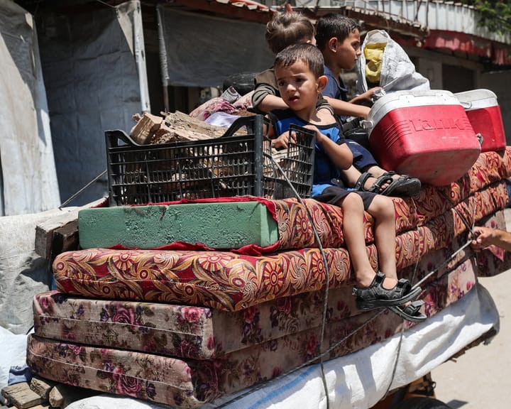 "Mass Exodus from Gaza City Amid Israeli Offensive Threat"