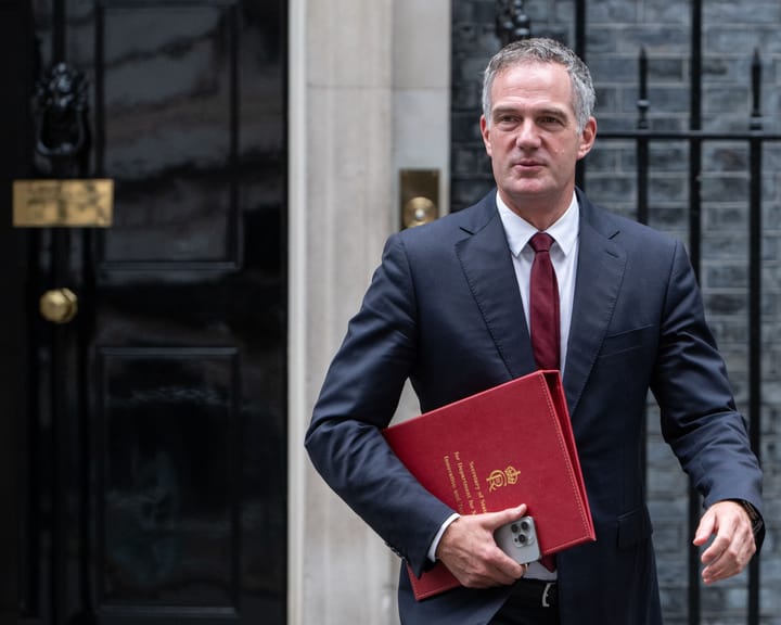 "Minister issues apology over toxic online content affecting UK children"