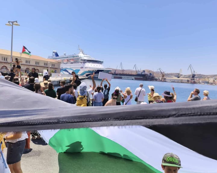 Gaza war protesters block Israeli cruise ship at Greek island