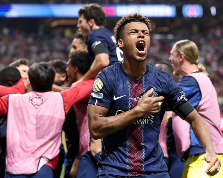 "PSG advances to Club World Cup semis despite two red cards against Bayern Munich"