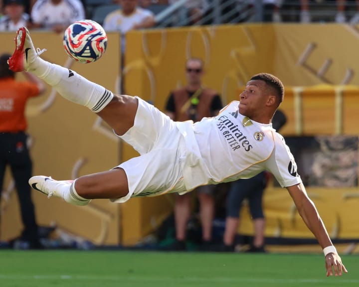 "Real Madrid edges past Dortmund to face PSG in Club World Cup semis"