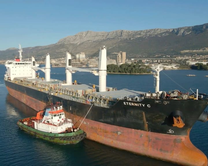 "Seven sailors saved after Houthi strike sinks vessel in Red Sea"