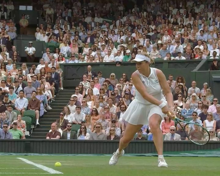 Wimbledon officials sorry for accidental shutdown of line-calling tech