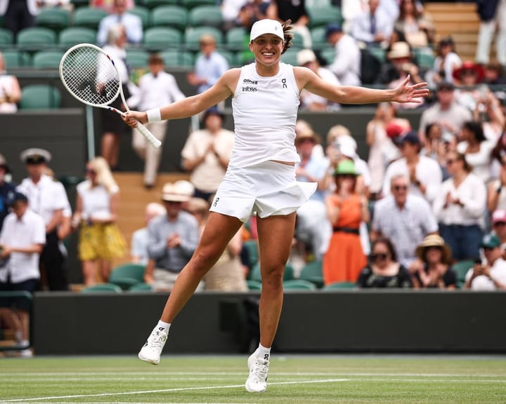"Iga Swiatek advances to maiden Wimbledon semifinals after defeating Samsonova"