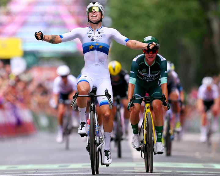 "Wiebes dashes to victory in Tour de France Femmes stage 3"