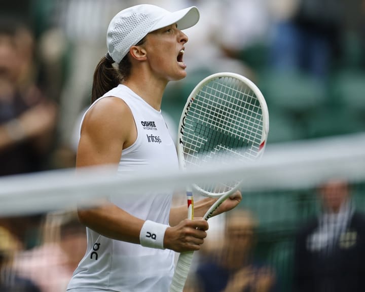 "Swiatek storms past Collins to emerge as Wimbledon threat"