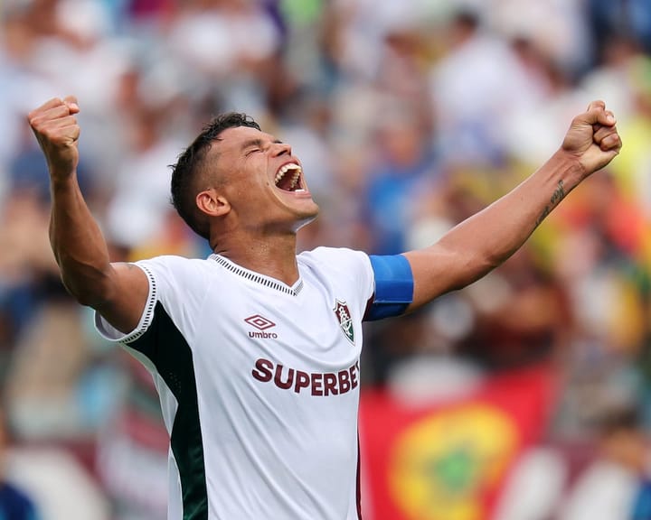 "Chelsea favored in final yet wary of familiar rival Thiago Silva"
