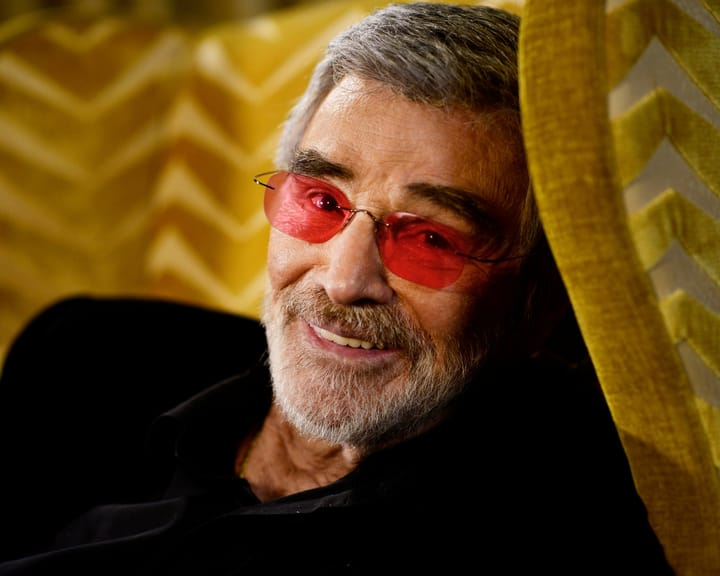 "Film star Burt Reynolds' horse Mokie, world's oldest, dies at 40"