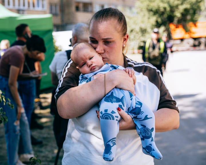 "Kyiv stands defiant amid renewed mass air strikes, residents show resilience"