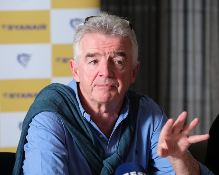 "Ryanair boosts staff bonus to €2.50 for catching oversized cabin luggage"