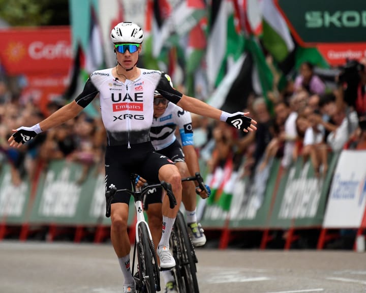 "Vuelta a España: Ayuso triumphs over Romo in stage 12 sprint"
