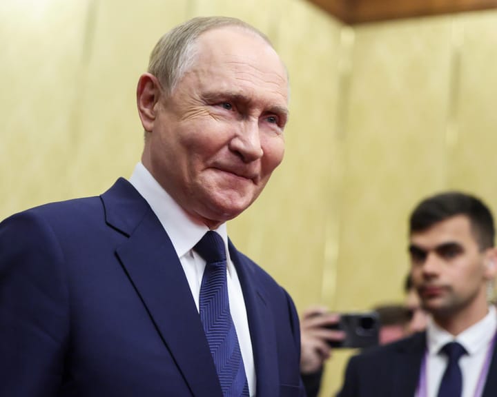 "Ukraine conflict update: Trump silent as Putin's latest deadline expires"