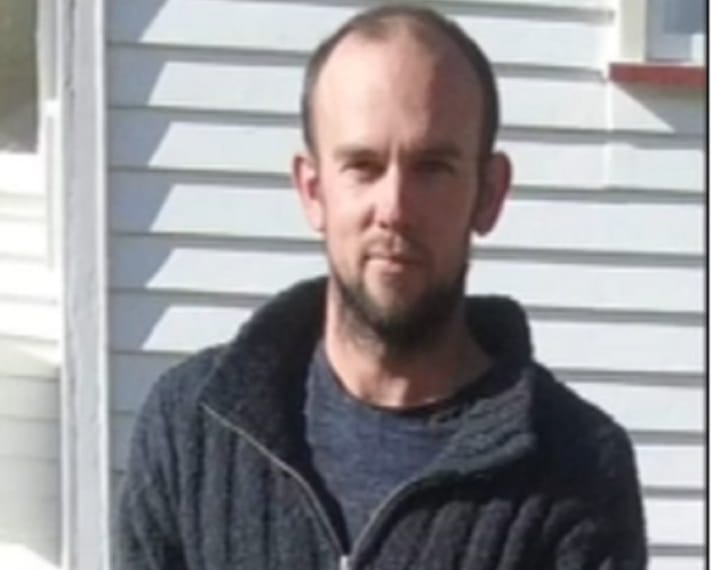 "Fugitive dad Tom Phillips killed in burglary attempt, police say"