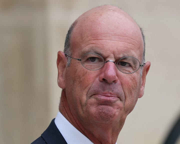 "French finance minister warns budget deal essential if prime minister is removed"