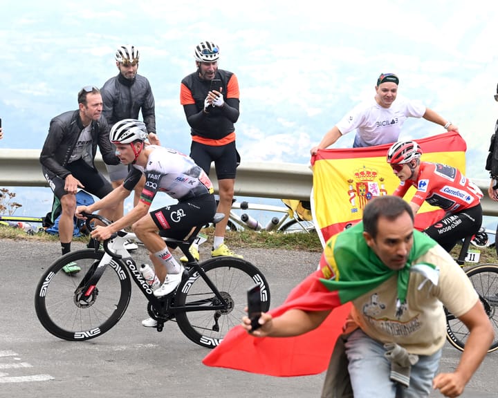 "João Almeida defeats Jonas Vingegaard to win Vuelta stage at Angliru"