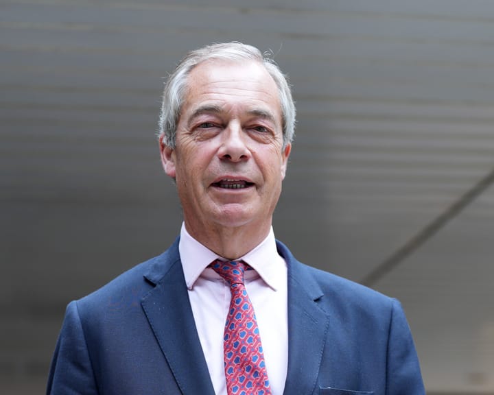 "Farage accuses UK teachers of 'poisoning kids,' foresees strike action under new PM"