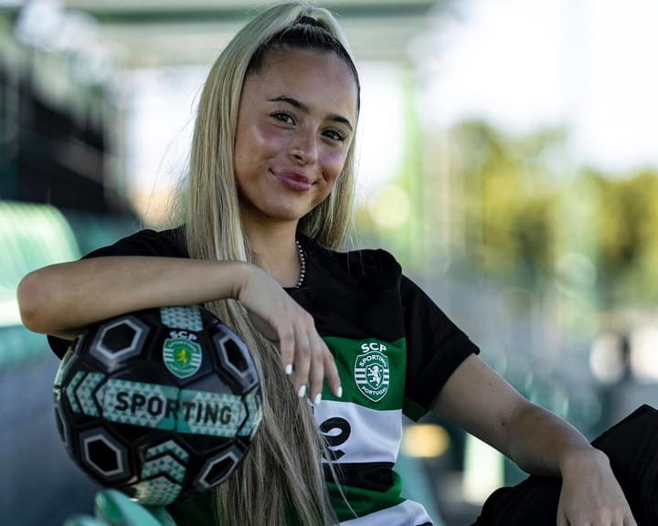 "Sporting targets English players to gain competitive advantage"