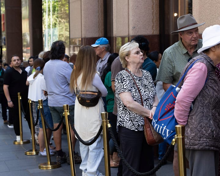 "Long lines form in Sydney as crowds rush to purchase gold"