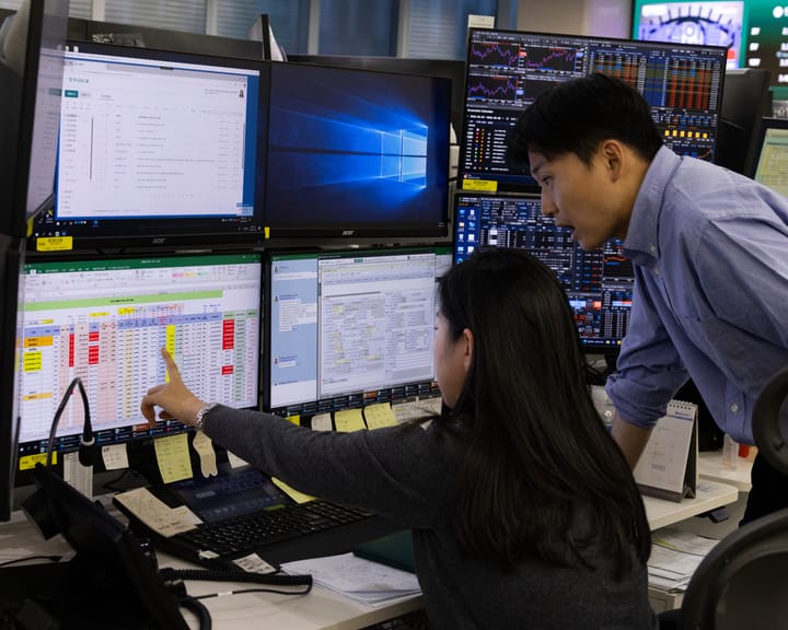 World stock markets tumble as Iran conflict drives up gas and oil prices