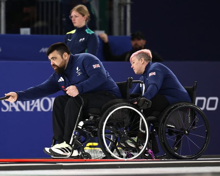 Team GB mixed doubles curlers must defeat Italy after the psychological blow of losing to China.