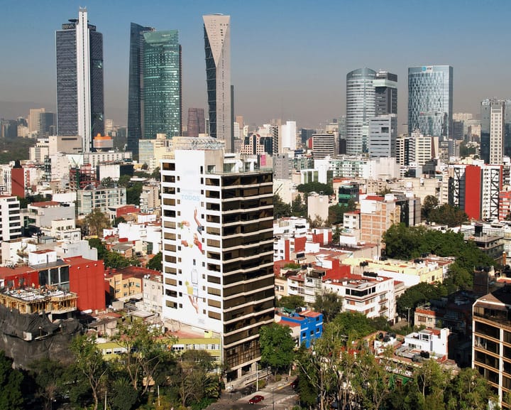 Mexico nightclub's $300 entry fee for Americans reflects prevailing sentiment