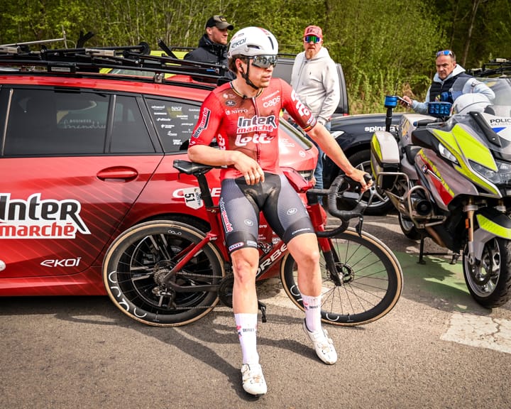 Half the peloton sick after Belgian race, cowpats blamed