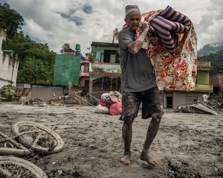 "The river has taken everything": people return to the remains of their homes in Nepal