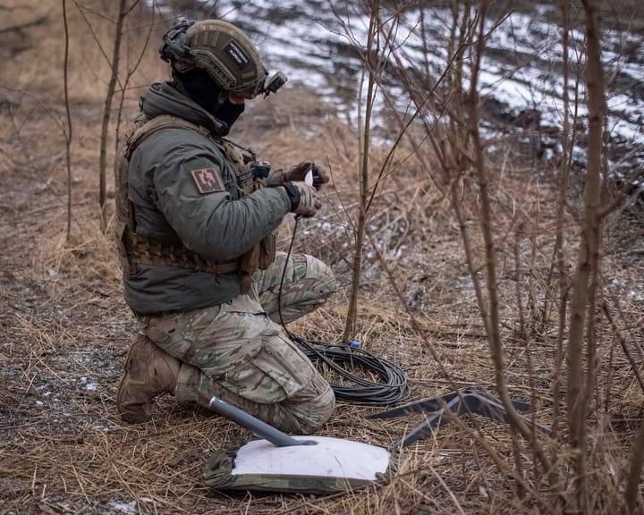 Ukrainian combat troops gain restricted access to Starlink satellite internet