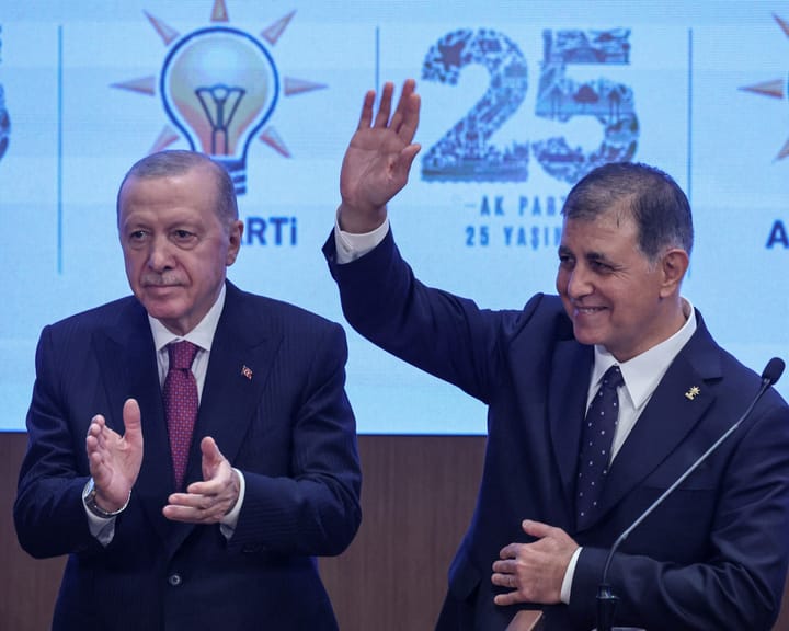 Mayor of Opposition City Switches to Erdoğan’s Party During Political Crackdown
